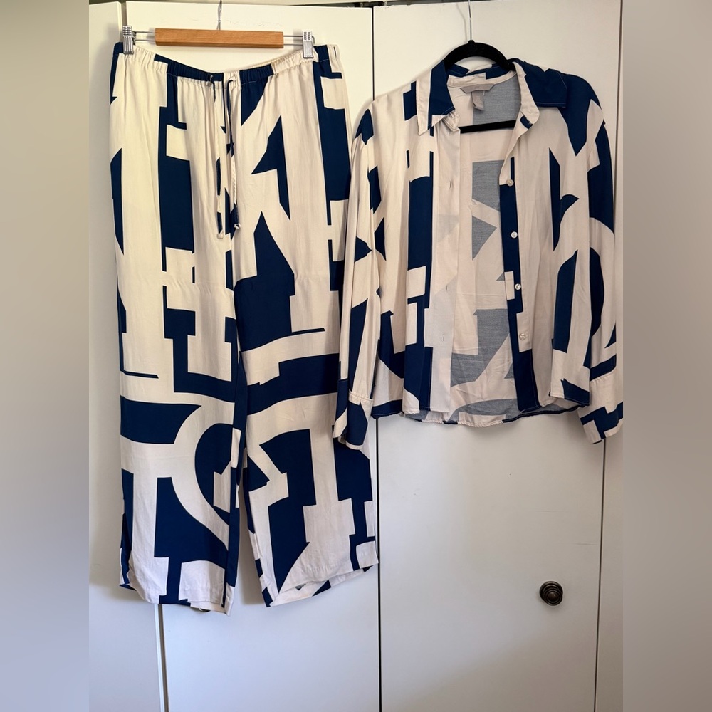 H&M Blue and White Geometric Set